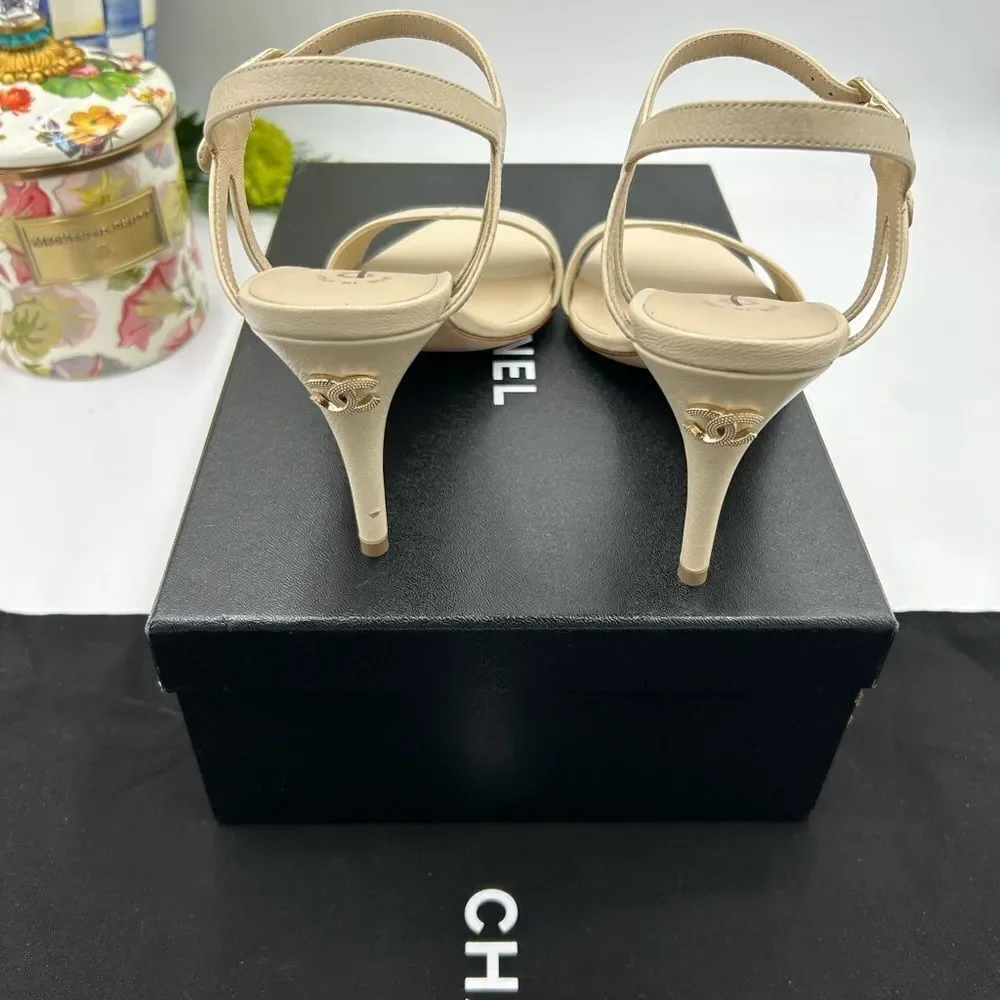 Women's Chanel ivory leather strappy sandals size 38.5 made in Italy